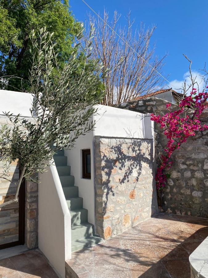 Elia Luxury Rooms Areopoli Exterior photo