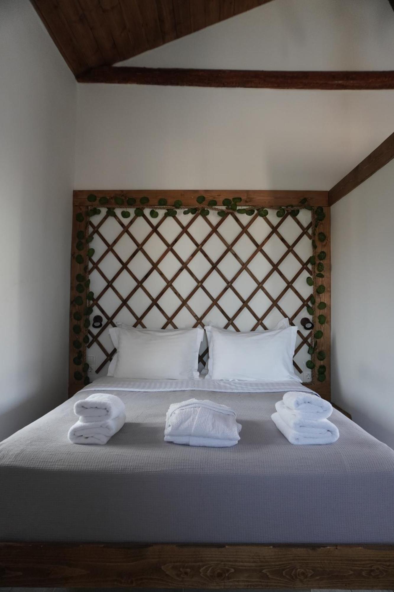 Elia Luxury Rooms Areopoli Exterior photo